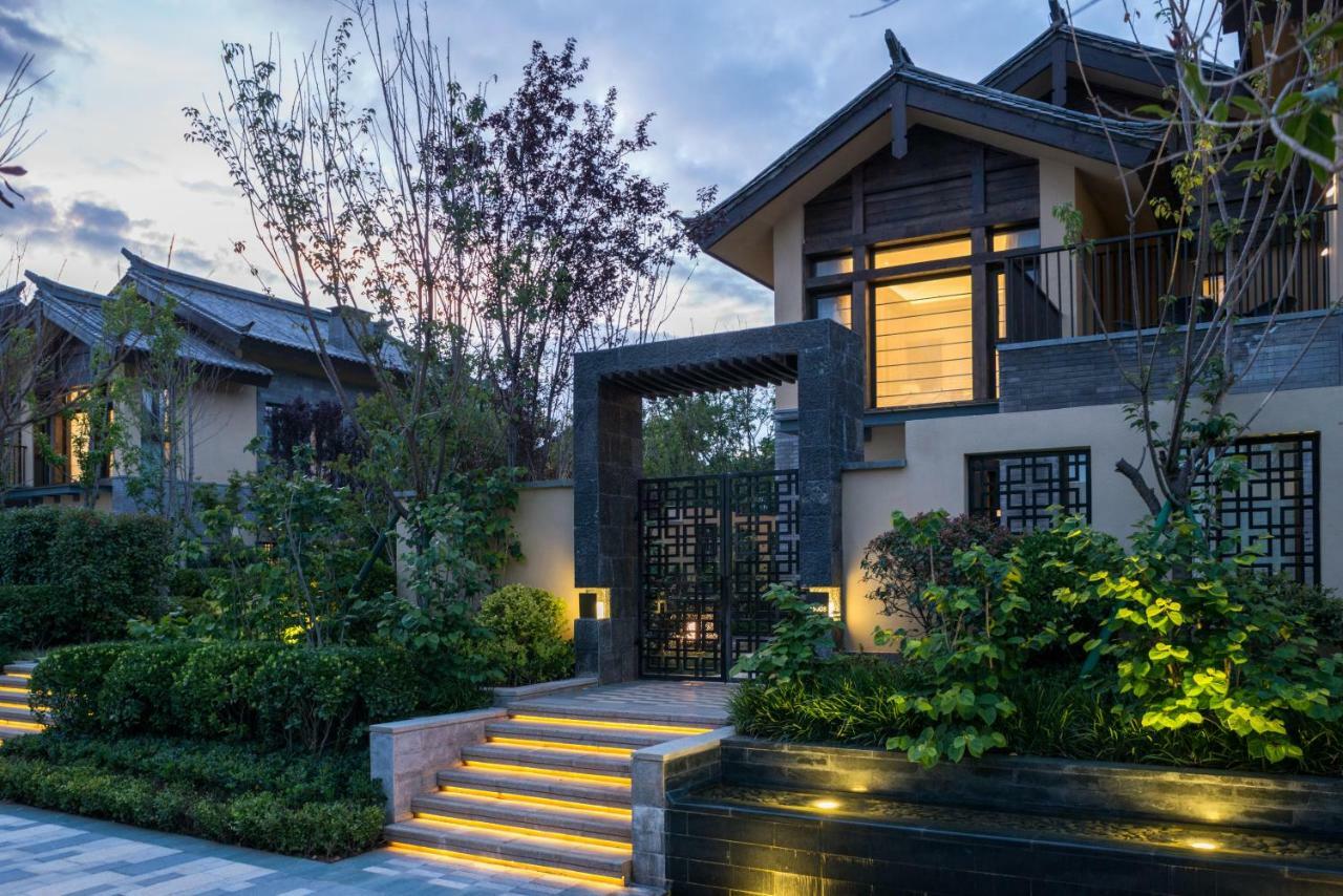 ליג'יאנג Howard Johnson Jinlin Plaza Lijiang מראה חיצוני תמונה
